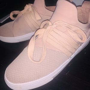 STEVE MADDEN CASUAL SNEAKER